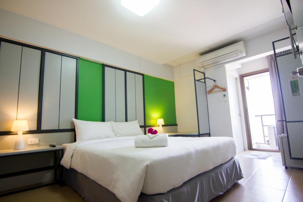 Regent Ngamwongwan Hotel Nonthaburi Esterno foto